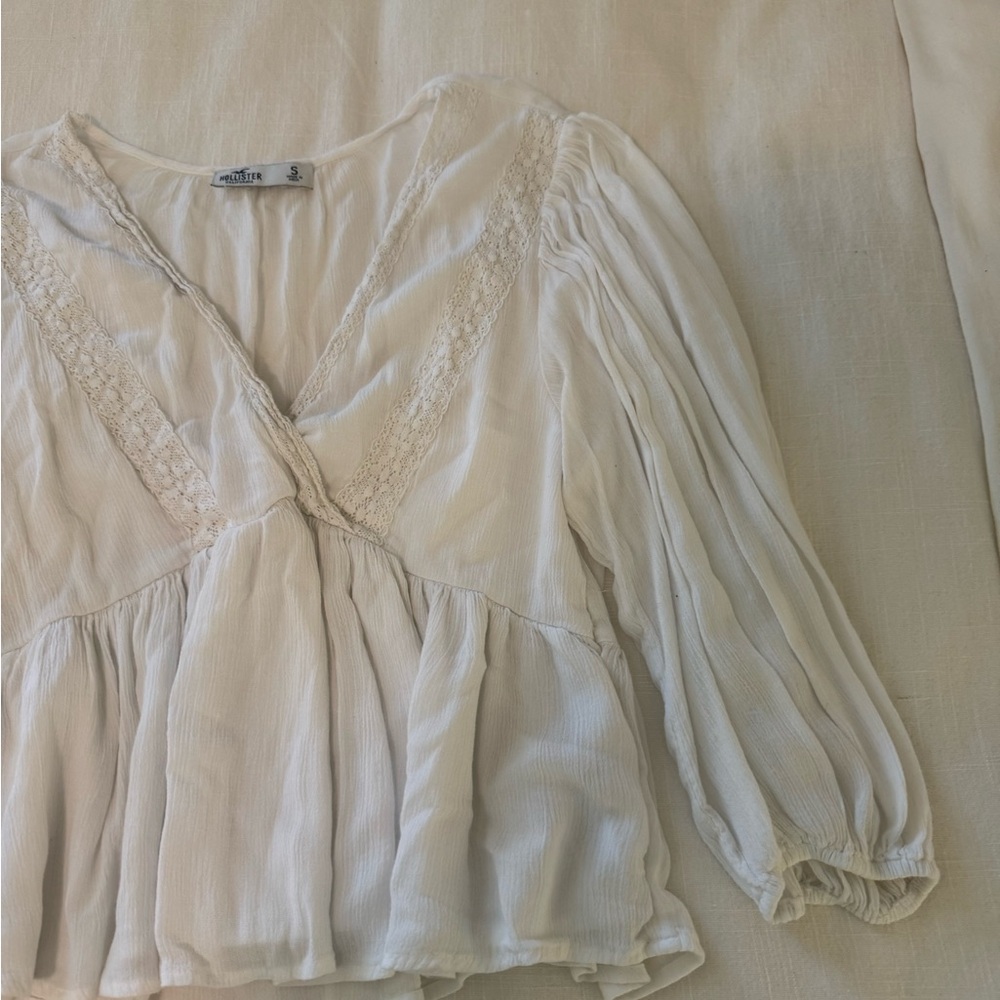 Hollister top - Picture 2 of 3